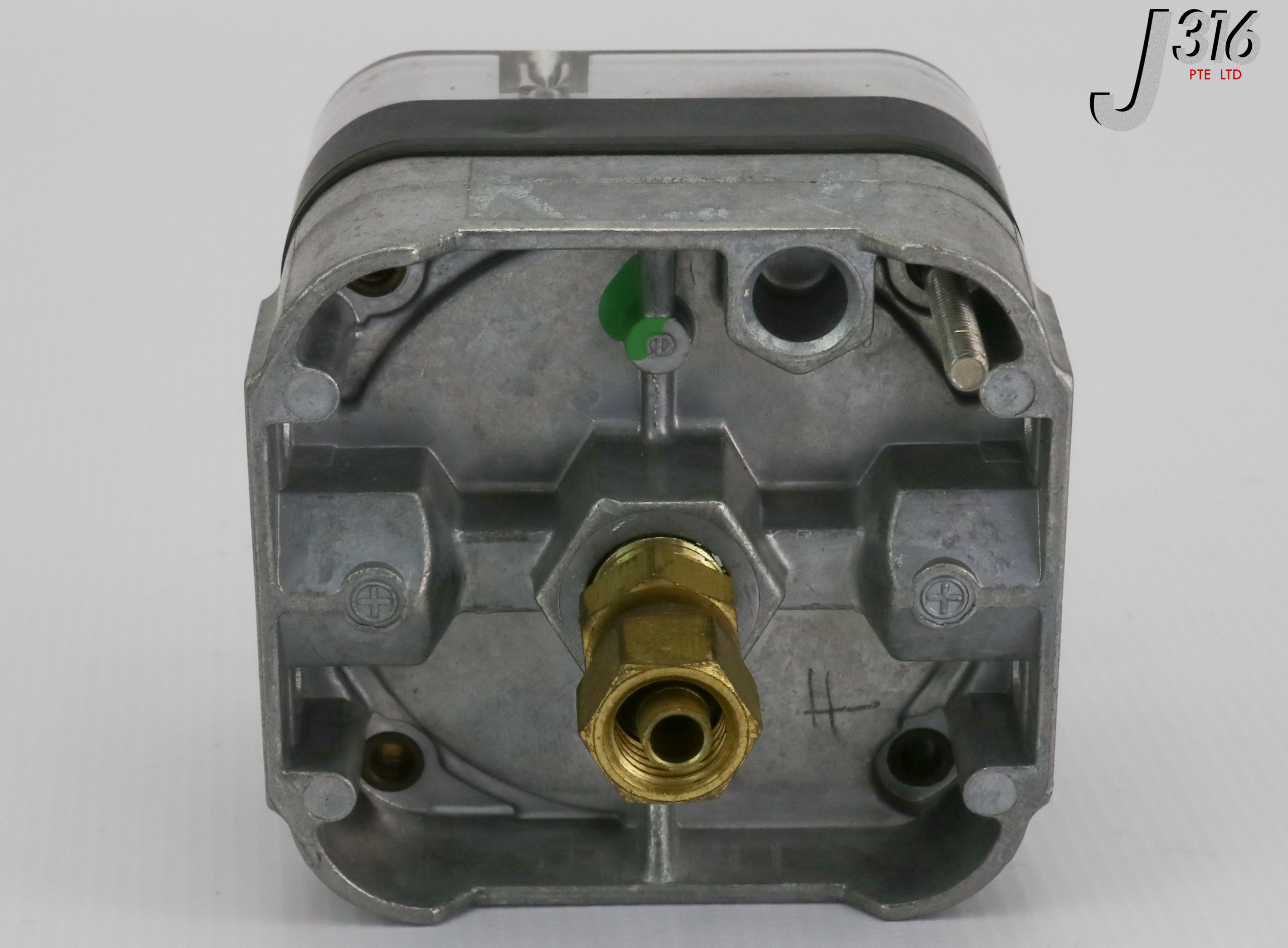 17873 KARL DUNGS PRESSURE SWITCH NEMA 4 J316Gallery